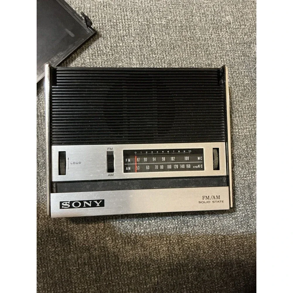 Vintage Sony Transistor Radio TR-1839 Works READ